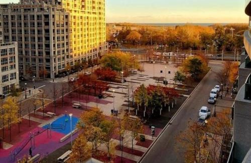 Fort York Apartment | Lakeview Condo in Downtown with Free Parking.
