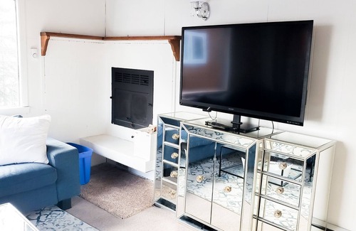 Markerville Cabin | Lakeview Cottage 1 min to Sandy Beach