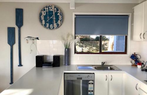 Green Point House | Lakeview Cottage