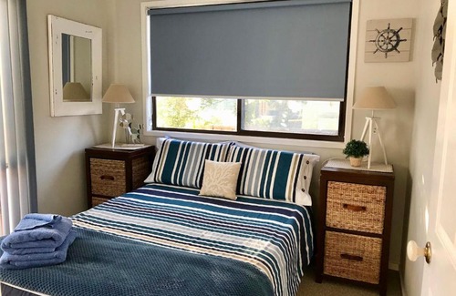 Green Point House | Lakeview Cottage