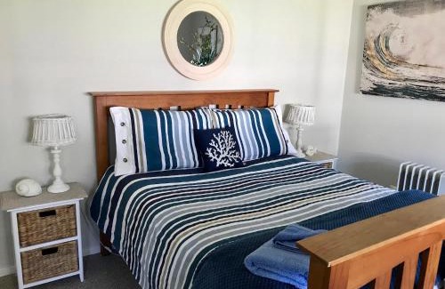 Green Point House | Lakeview Cottage