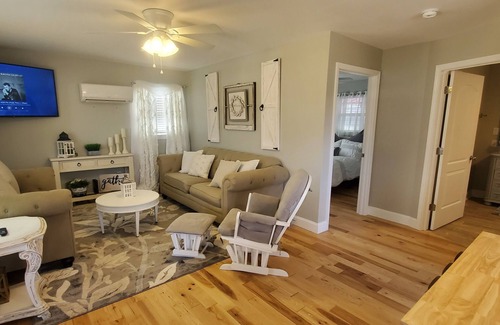 Tunnel Hill House | Lakeview Cottage. Directly across from lake Access with lake views.