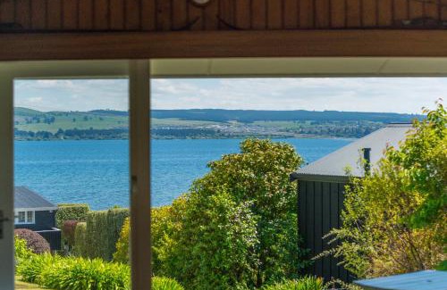 Rainbow Point House | Lakeview Cottage - Rainbow Point Holiday Home