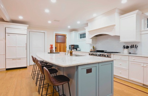 Danbury House | Lakeview Estate - Chef's Kitchen - NYC Getaway