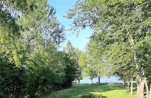 Bobcaygeon House | Lakeview Estates Lakehouse On The Water