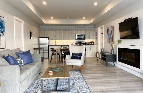 Okanagan-Similkameen Apartment | Lakeview Heated Pool Suite in Naramata Wine Region – 5-Star Rated Stay