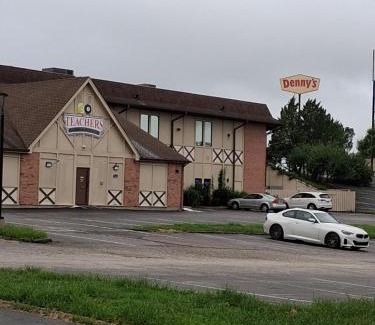 Lake St Louis Hotel | Lakeview Inn