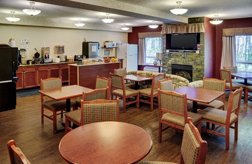 Chetwynd Hotel | Lakeview Inns & Suites - Chetwynd