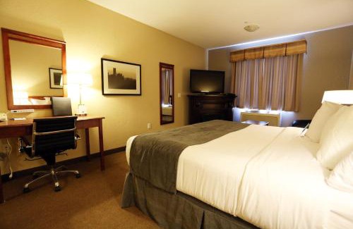 Fort Nelson Hotel | Lakeview Inns & Suites - Fort Nelson