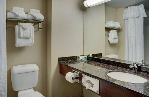 Slave Lake Hotel | Lakeview Inns & Suites - Slave Lake