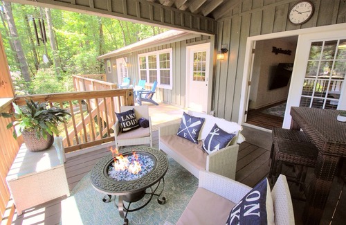 Lake Sequoyah Cabin | Lakeview, Lake access,Covered deck, Fiber optic Wi-FI