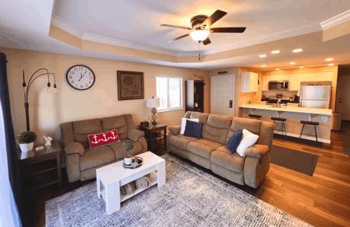Lake Ozark House | Lakeview Lake Ozark Condo 2bd2bapool-sleeps 7pp