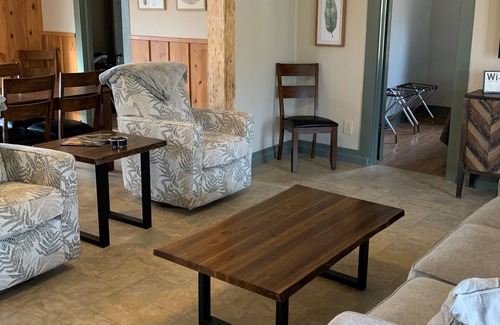 Urbana Cabin | Lakeview Landing & Cottage Cabin