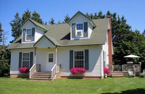 Green Gables House | Lakeview Lodge and Cottages