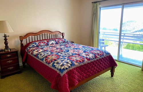 Hot Springs House | Lakeview Lodge at Lake Moomaw: Exclusive Private Dock/Lake Access
