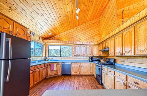 Mammoth Creek Cabin | Lakeview Lodge at Panguitch Lake