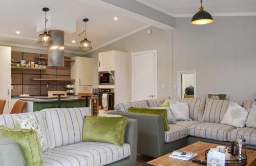 Plaitford House | Lakeview Lodge