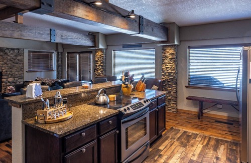 Grand Lake House | Lakeview Lodge - Gorgeous view of Grand Lake!