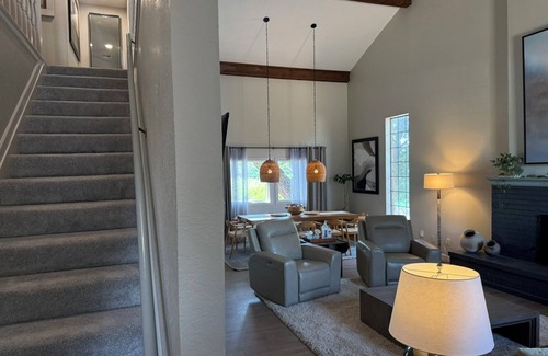 Warr Acres House | Lakeview Lounge Group-friendly Near Hefner LW
