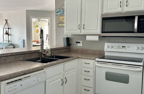 Camdenton Condo | Lakeview Luxury: Stunning 2 Bed, 2 Bath Condo with Breathtaking Lake Views
