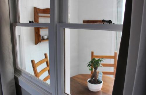 Sauble Beach Hotel | Lakeview Motel and Cottages
