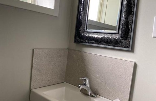 Sauble Beach Hotel | Lakeview Motel and Cottages