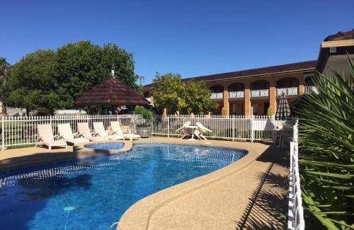 Yarrawonga Hotel | Lakeview Motel