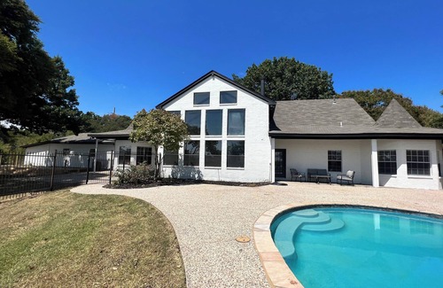 Rowlett House | Lakeview Oasis in Rowlett