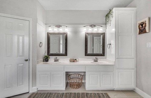 Seven Coves House | Lakeview oasis of Lake Conroe- 30 second drive to the water!