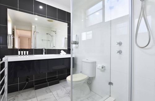 Fishing Point House | Lakeview Oasis with Panoramic Waterfront Views at Fishing Point