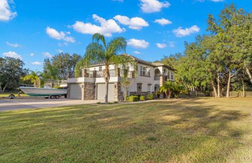 Port Richey House | Lakeview Retreat: Perfect for Events or just relax