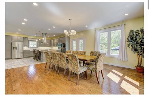Saint-Anicet House | Lakeview Serenity