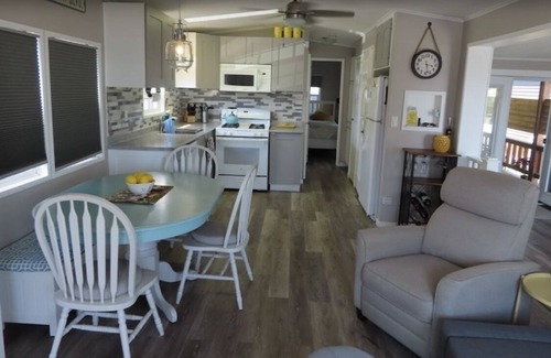 Sherkston RV Rental | Lakeview Sherkston Shores Cottage Sleeps 6 with Lifted Golf Cart