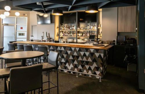 Winnipeg Hotel | Lakeview Signature, Trademark Collection by Wyndham