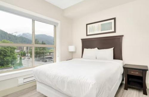 Harrison Hot Springs Apartment | Lakeview Splendor- 7BR Penthouse Bliss Combo unit