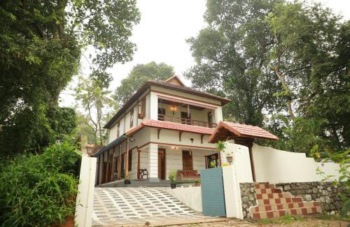 Venganoor House | Lakeview Villa - Homestay Near Kovalam