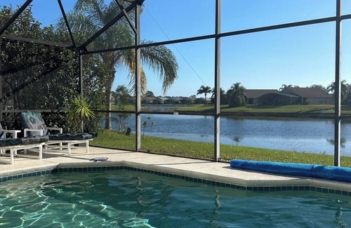 Eagle Pointe South Villa | Lakeview Villa in Kissimmee, close to Disney, private pool & hot tub, pool heat