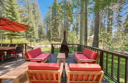 Tahoe Pines House | Lakewalk Lodge at the West Shore by Tahoe Getaways, Pet-Friendly w Sauna!