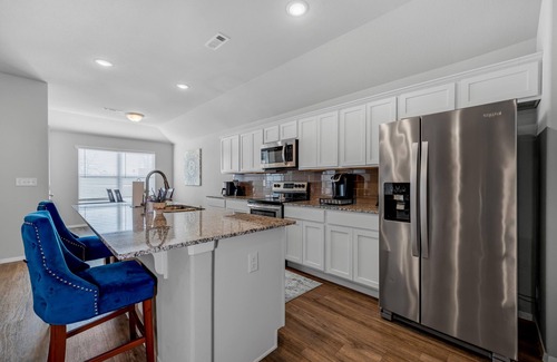 Bentonville - Fayetteville House | Lakewood Lounge - Quiet Area, Walking Trails, Community Park