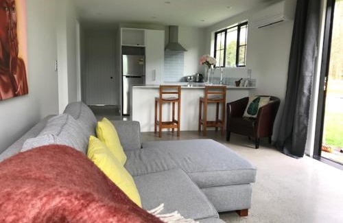 Karapiro House | Lakin' it easy Cottage