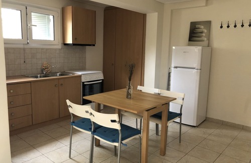 Rantatika Apartment | Lakkos Studio with Pool close to Lakka