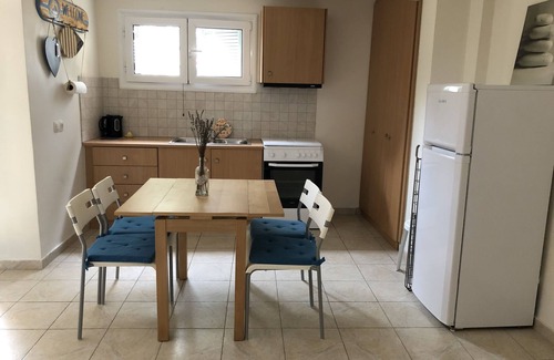 Rantatika Apartment | Lakkos Studio with Pool close to Lakka
