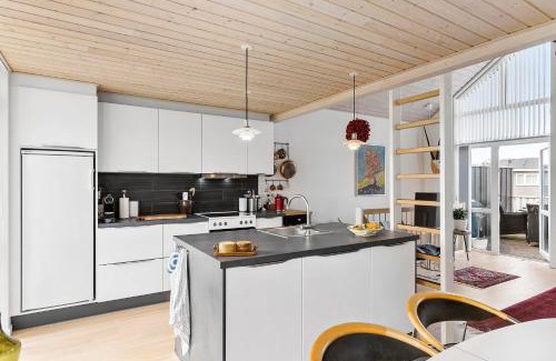 Lokken House | Laksen 64 - Cottage By The Town, Beach, And Golf Course