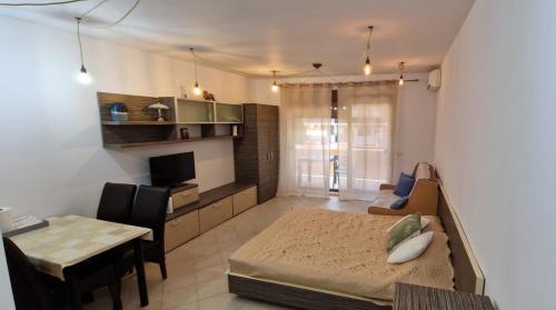 Neptun Apartment | Lala's sweet nest by the sea side