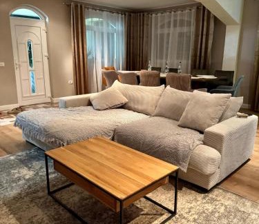 Rediu House | laLazar