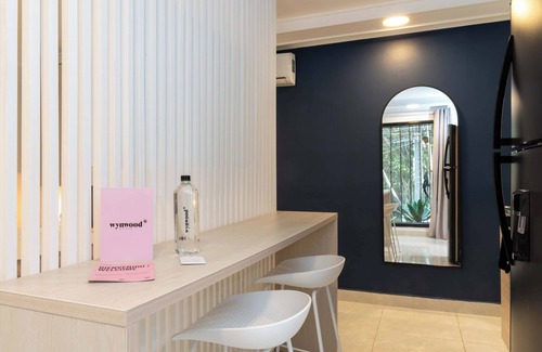 Las Lomas I Apartment | Lalinde by Wynwood House