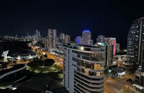 Broadbeach Apartment | Lamour Ocean View Apartment II in Casino Broadbeach - free parking-195cm