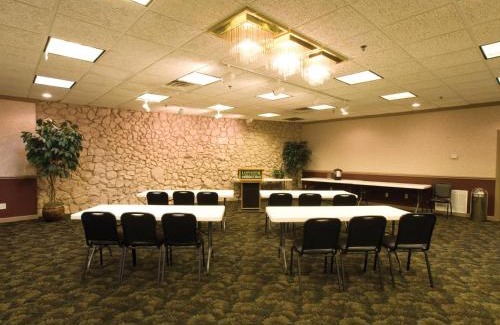 Springfield Hotel | Lamplighter Inn-South
