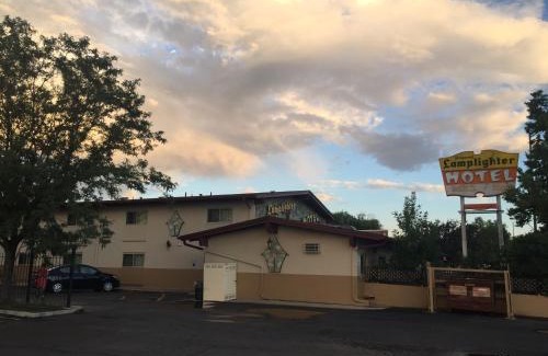 Longmont Hotel | Lamplighter Motel