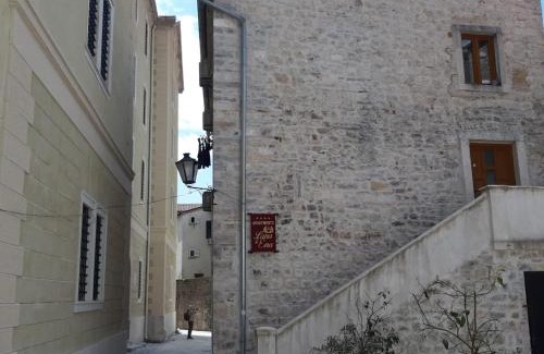Kotor Old Town Apartment | Lana & Ena Apartments